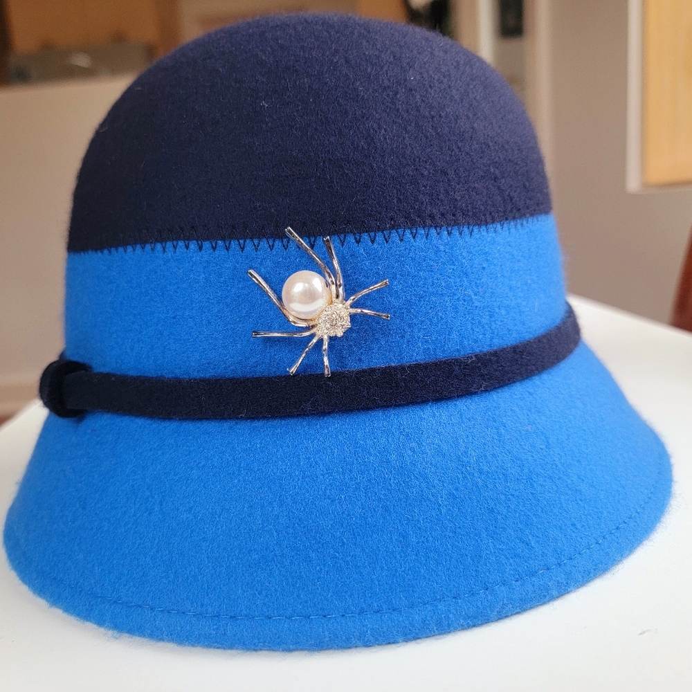 Tw tone blue wool hat